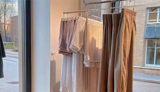 Открывает флагманский магазин в центре Москвы